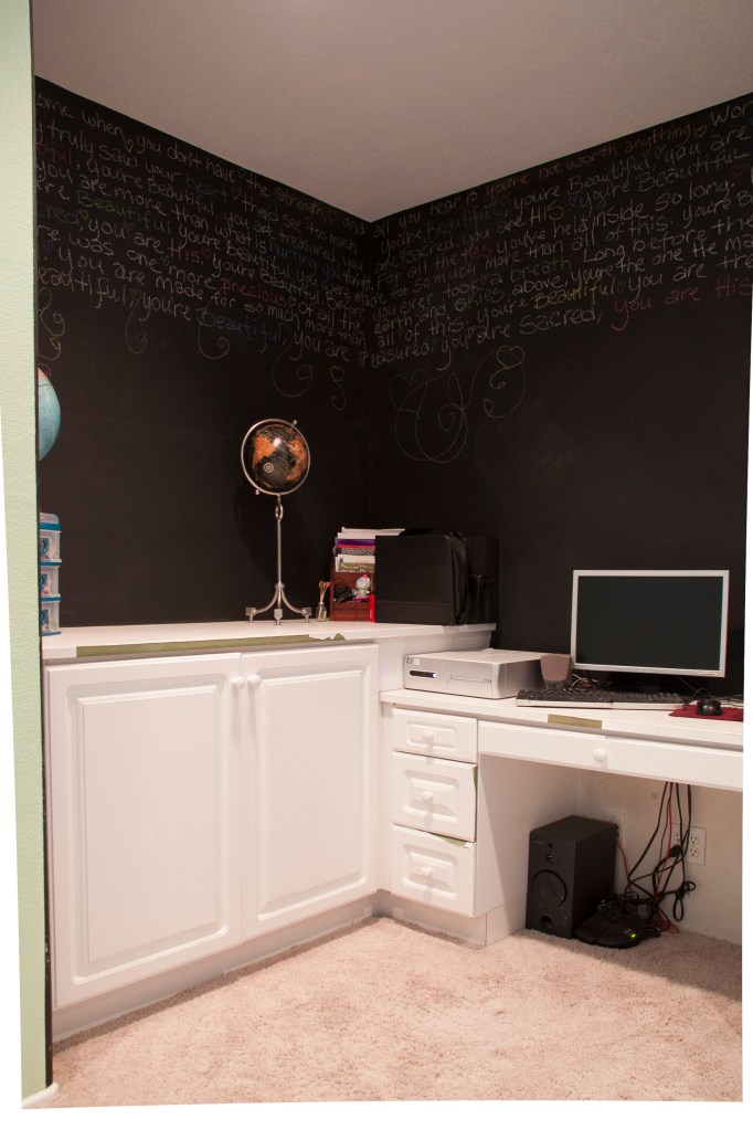 The linen closet! See all the green stuff? It's where the cabinet has been brutalized by teenagers. Their friends sat on the cabinets while they were all around the computer. This happened for years and wore off the white coating. Neat right?
