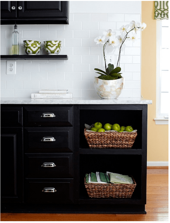I love this idea of changing the hardware in a rental. Easy to replace when you leave and it really makes a nice upgrade in the meant time. This is a hint from The Every Girl blog. http://www.stylemepretty.com/living/gallery/picture/1397834/