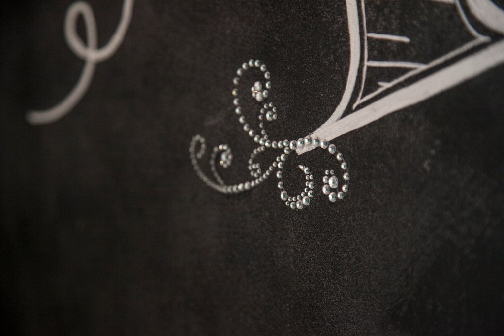 These are the gem stickers I just put on the tips and swirls.