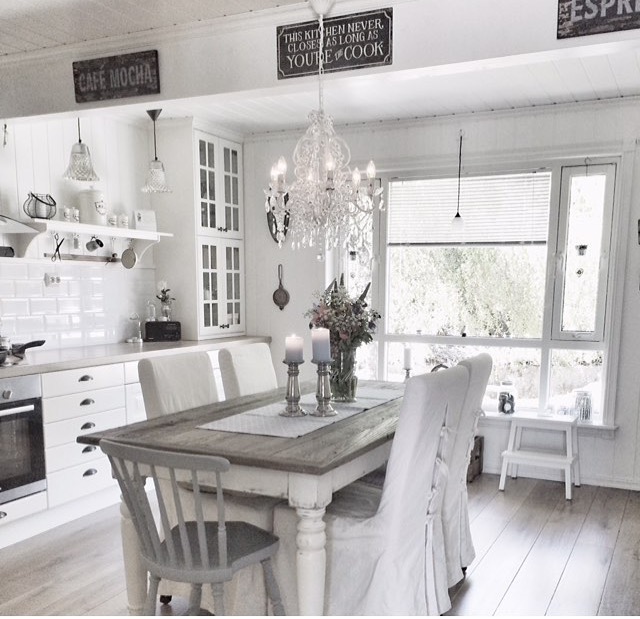 Seriously, does anyone else think this is adorable? I think I have issues with white, I'm obsessed. https://s-media-cache-ak0.pinimg.com/originals/5c/d8/51/5cd851f8a4c358e4f4c1998117193cb1.jpg