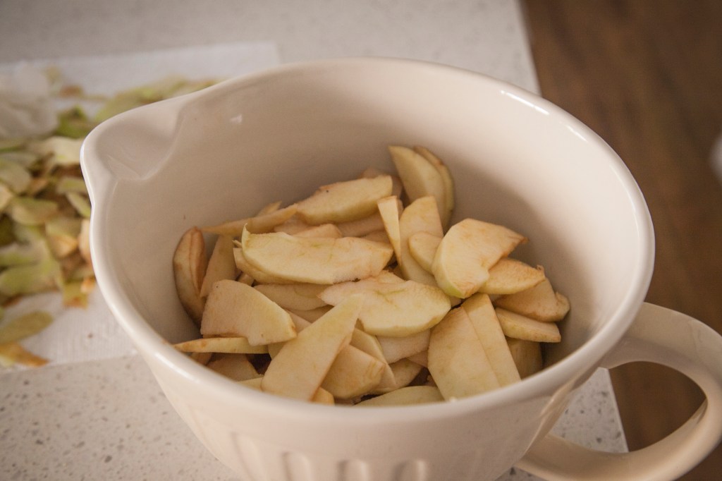 Finally seemed like enough apples to fill the crust.