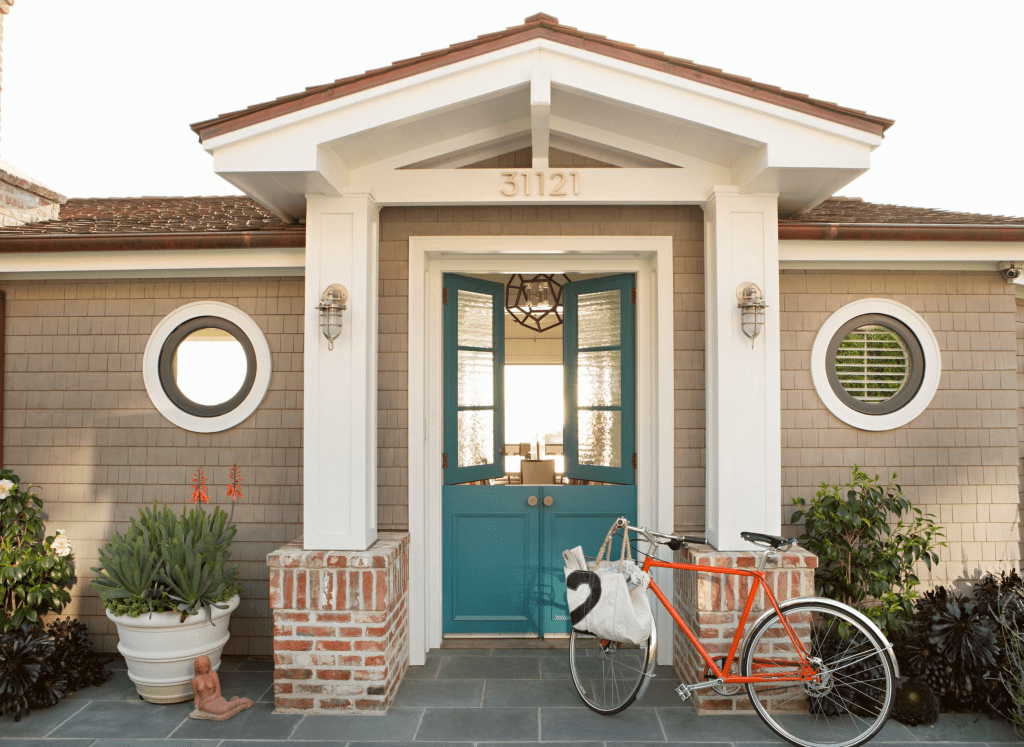 Ok, I know I can't have this door, but seriously, don't you just love it? I'd love to have a split door! <div class="embed-houzz"><div><a href='https://www.houzz.com/photos/laguna-beach-beach-style-entry-orange-county-phvw-vp~20108339'><img src="https://st.hzcdn.com/simgs/4a6153f6046ba94e_3-7615/beach-style-entry.jpg" alt="Laguna Beach beach-style-entry" border=0 width='320' height='214' nopin='nopin'></img></a></div><div style='color:#444;'><small><a style='text-decoration:none;color:#444;' href='https://www.houzz.com/professionals/architects-and-building-designers/thomas-burger-architect-pfvwus-pf~1509954486'>Photo by Thomas Burger Architect.</a> <a style='text-decoration:none;color:#444;' href='https://www.houzz.com/photos/coastal/entry'>See more coastal entry designs</a></small></div></div>